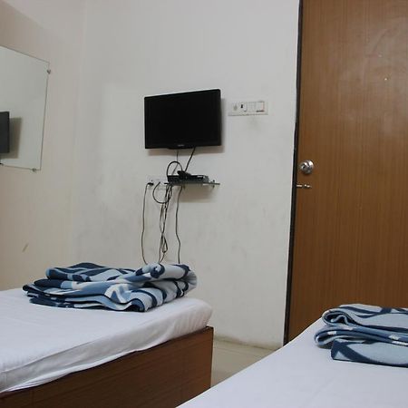 Sohum Habitat Goregaon Exhibition Centre Hotel Mumbai Exterior photo