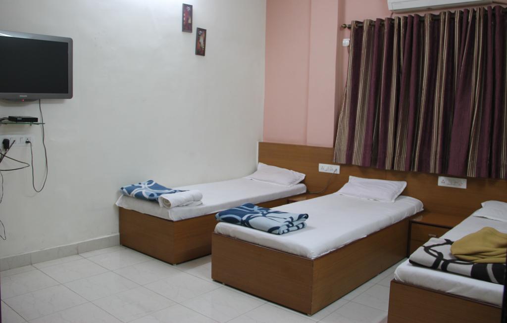 Sohum Habitat Goregaon Exhibition Centre Hotel Mumbai Exterior photo