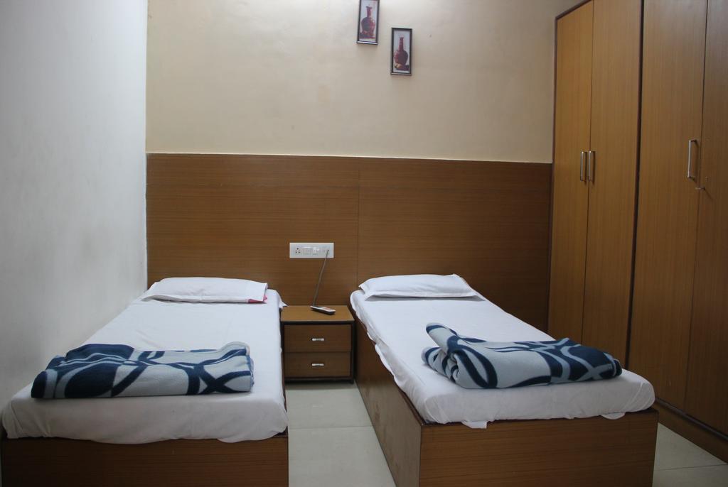 Sohum Habitat Goregaon Exhibition Centre Hotel Mumbai Exterior photo