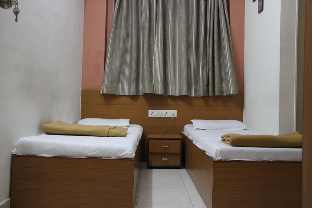 Sohum Habitat Goregaon Exhibition Centre Hotel Mumbai Exterior photo