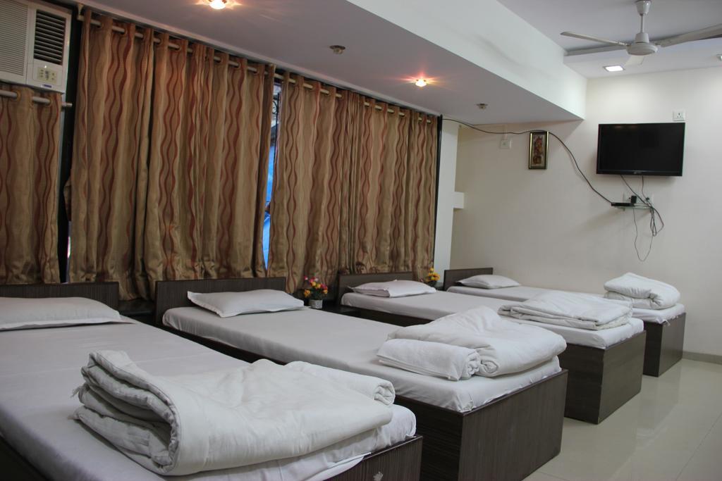 Sohum Habitat Goregaon Exhibition Centre Hotel Mumbai Exterior photo